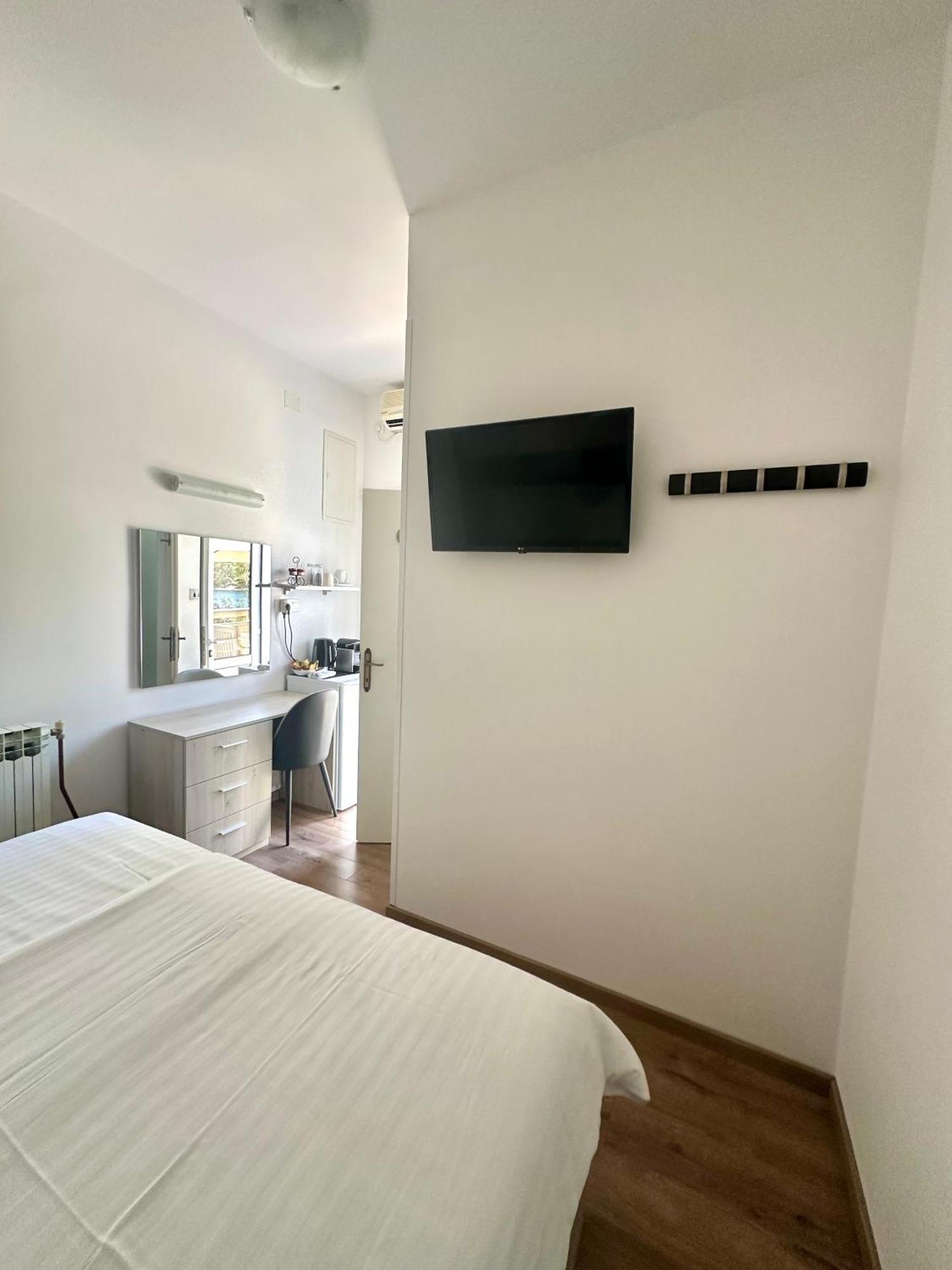 Sea View Room Macolic Palit Екстер'єр фото