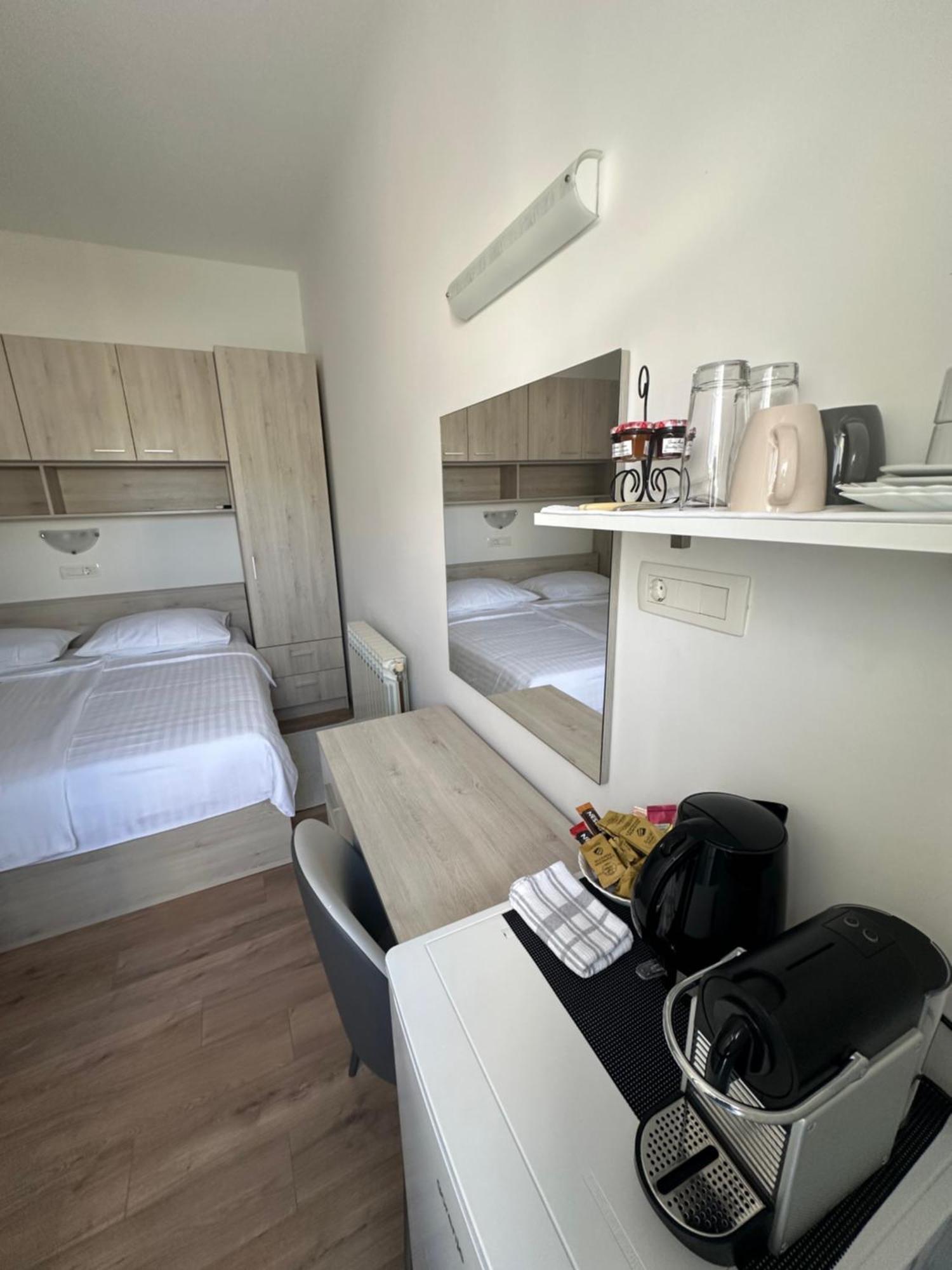 Sea View Room Macolic Palit Екстер'єр фото